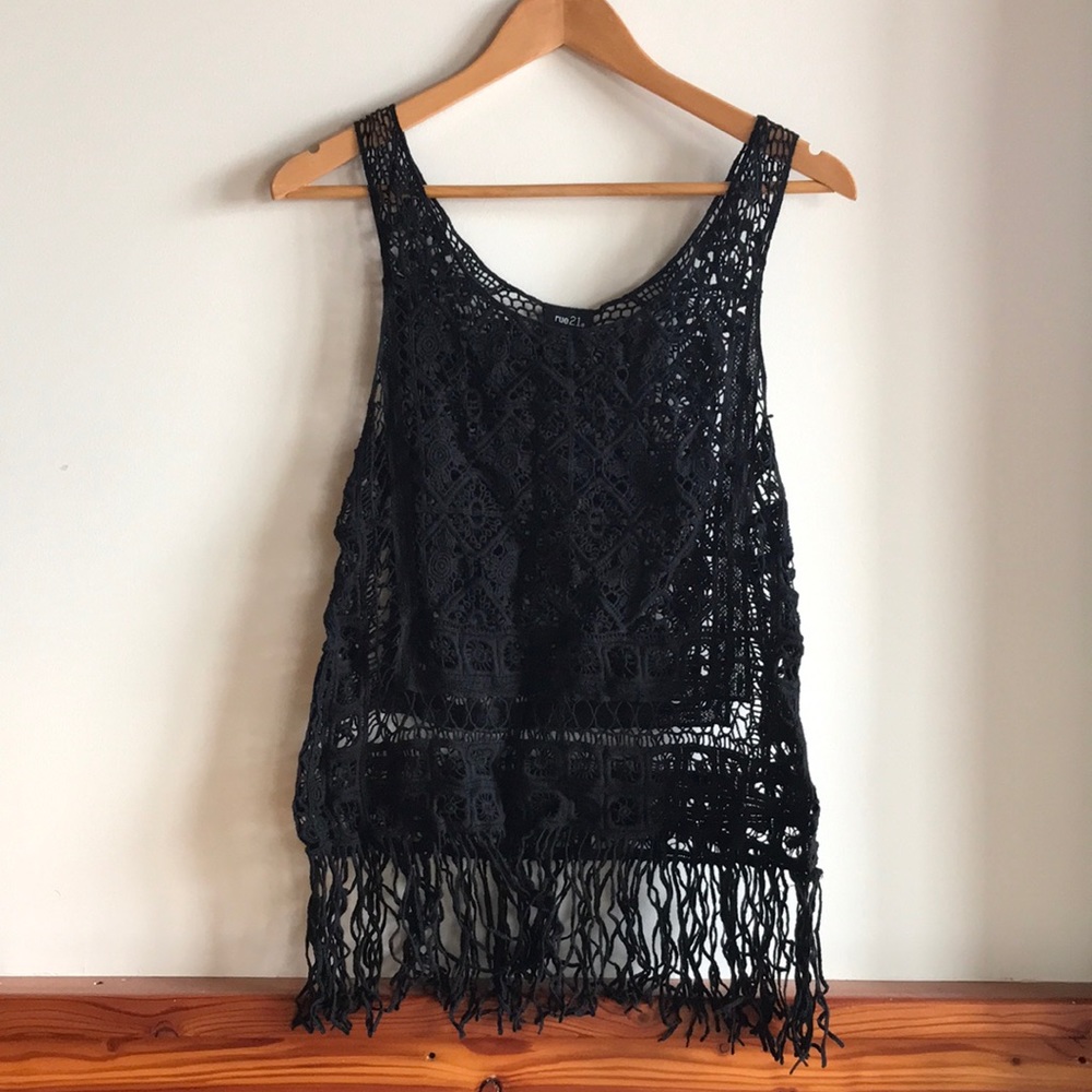 Lacey black top